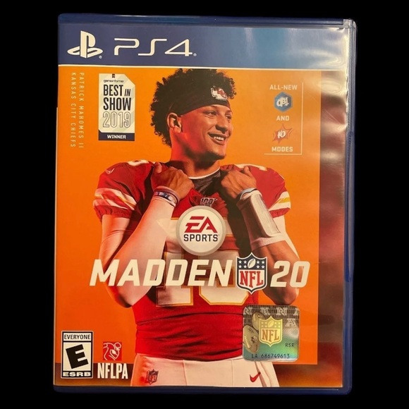 PlayStation 4 Bundle - Picture 9 of 11